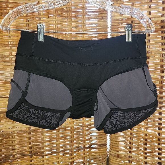 Lululemon Running Shorts 4 - Picture 5 of 8